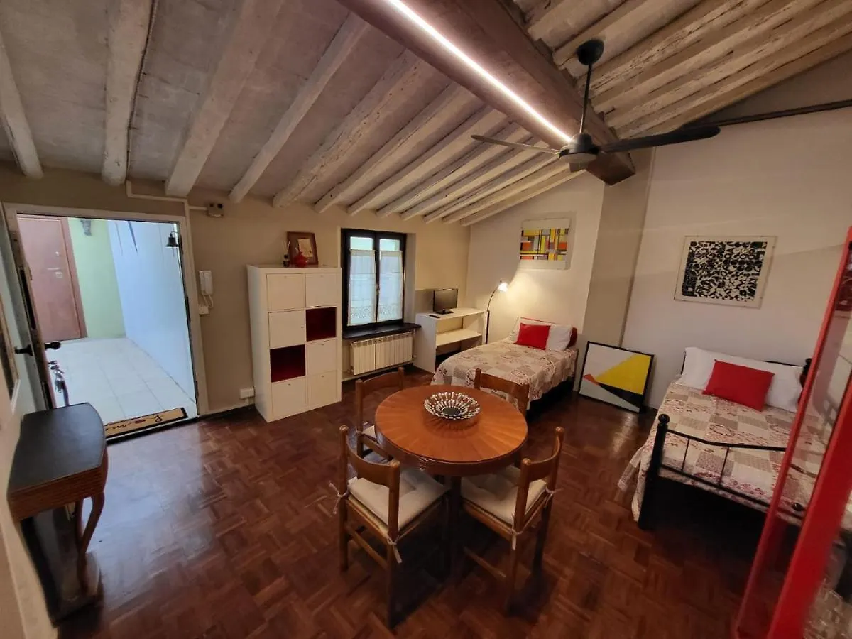 Il Nido Dell'Artista, Mansarda Sui Tetti Di Modena Apartment